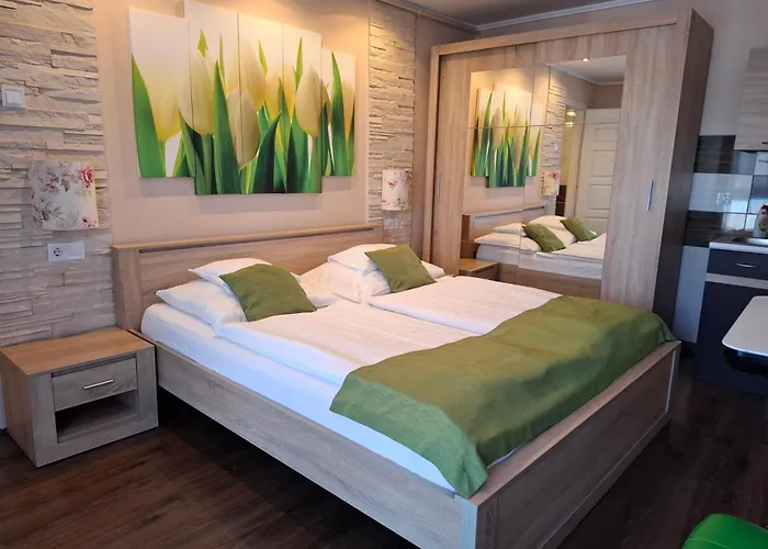Kek Laguna Wellness Apartmanok